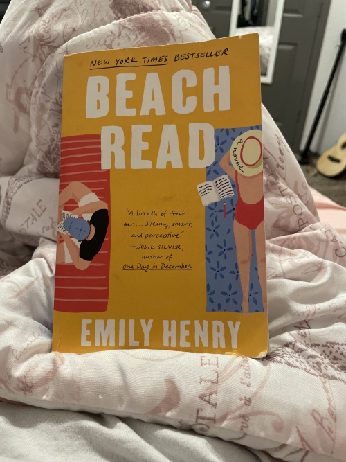 Beach read book by Emily Henry 